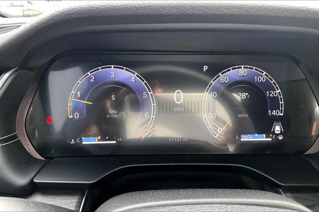 Used 2024 Jeep Grand Cherokee Limited w/ Black Appearance Package image 29