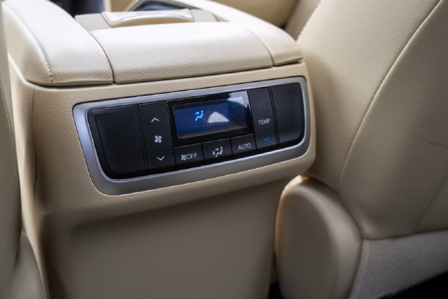Used 2019 Toyota Highlander Limited FWD image 35