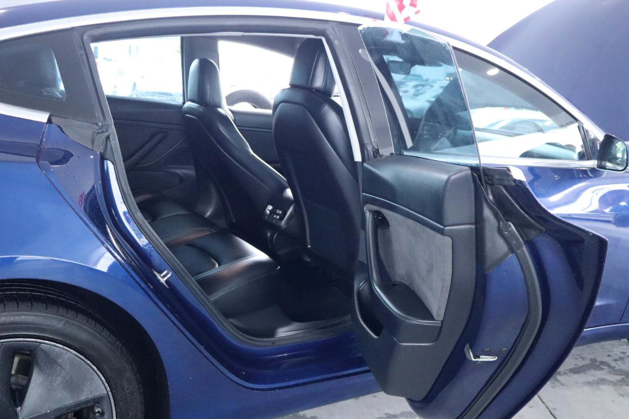 Used 2018 Tesla Model 3 Mid Range RWD image 34