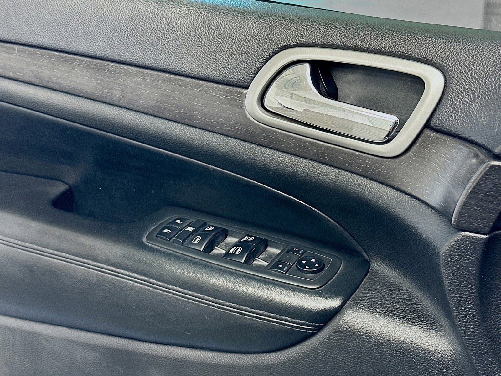 Used 2018 Jeep Grand Cherokee Altitude image 14