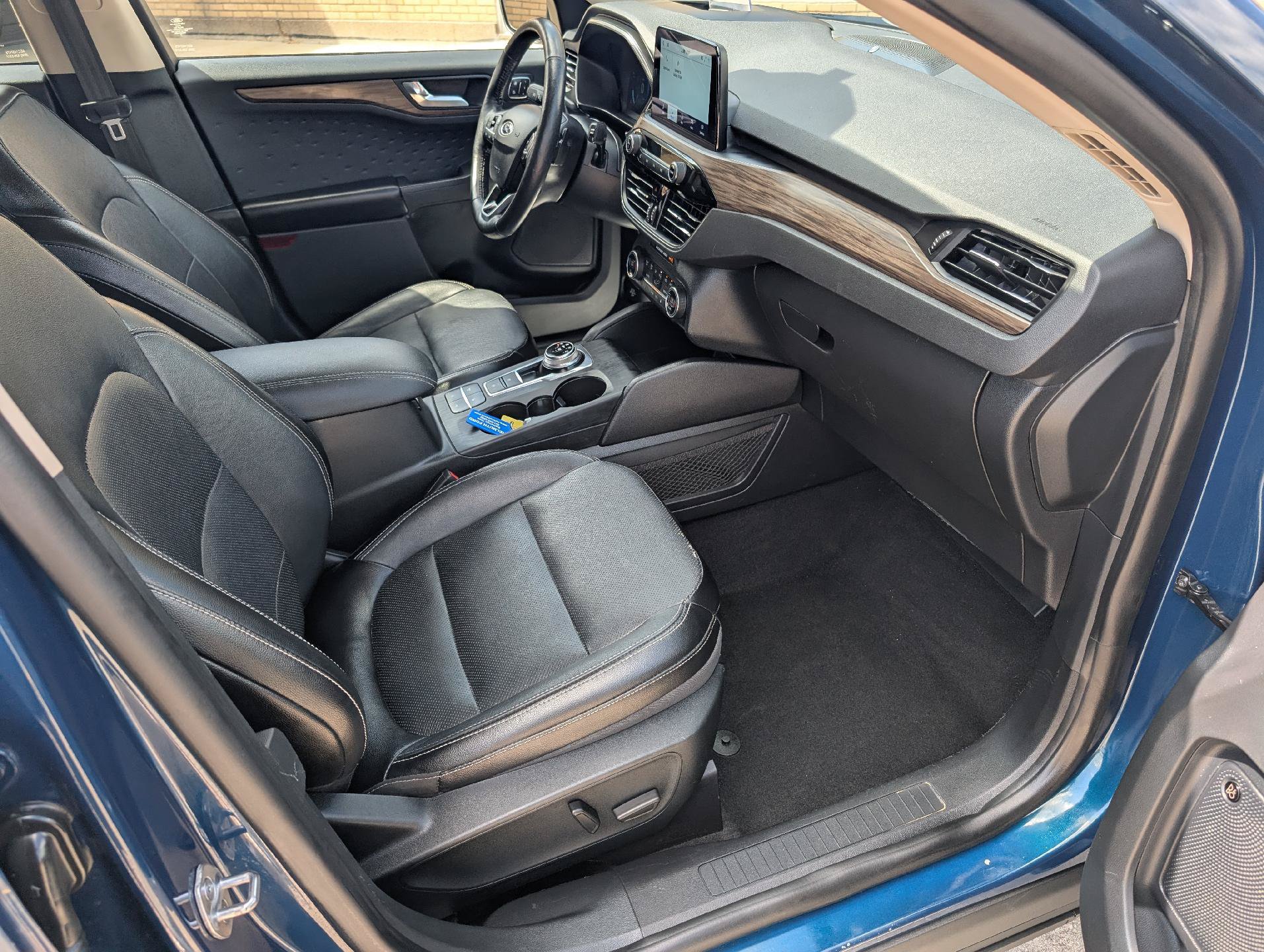 Used 2020 Ford Escape Titanium AWD/4WD image 19