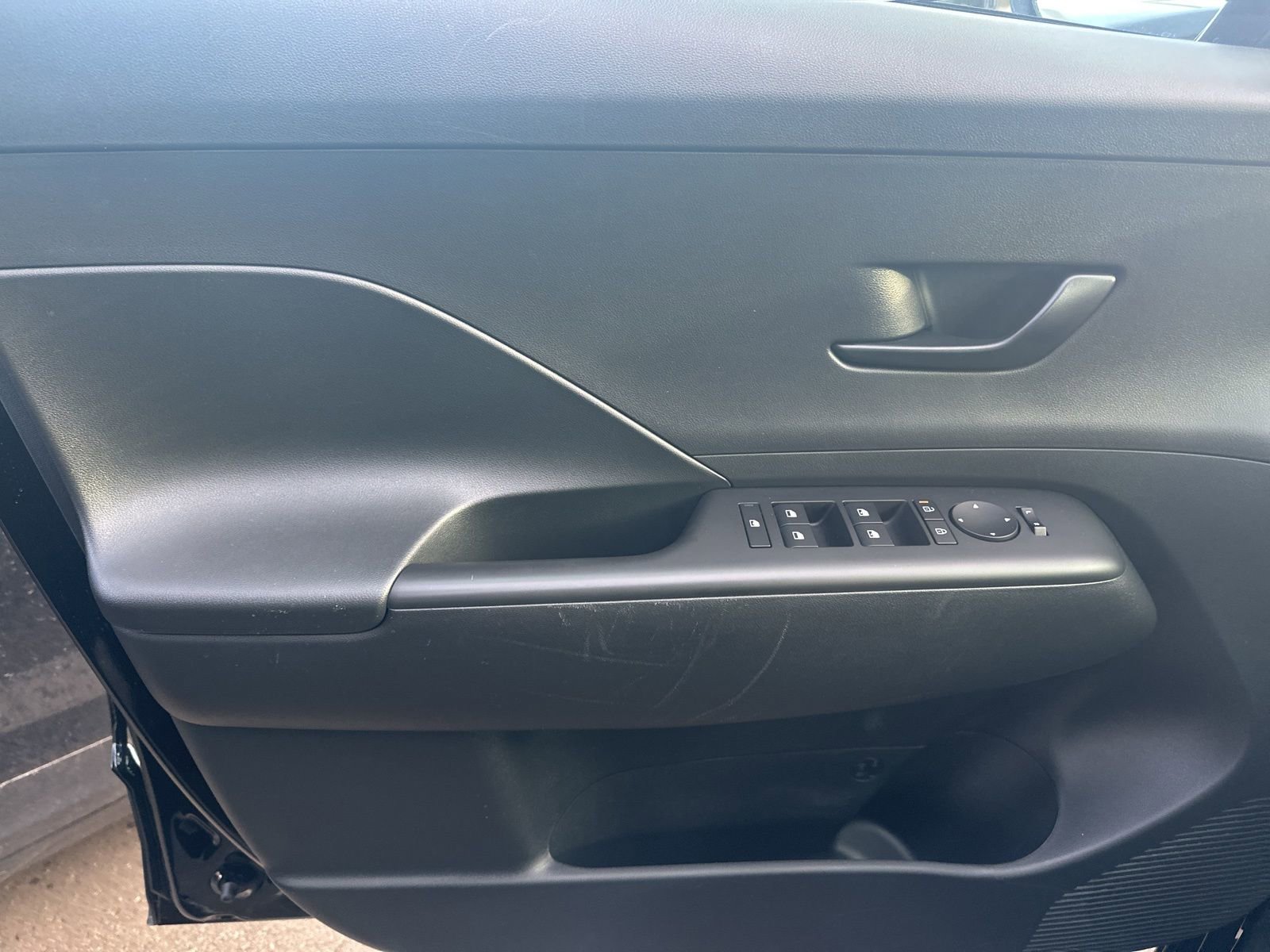 Used 2025 Hyundai Kona SEL image 9