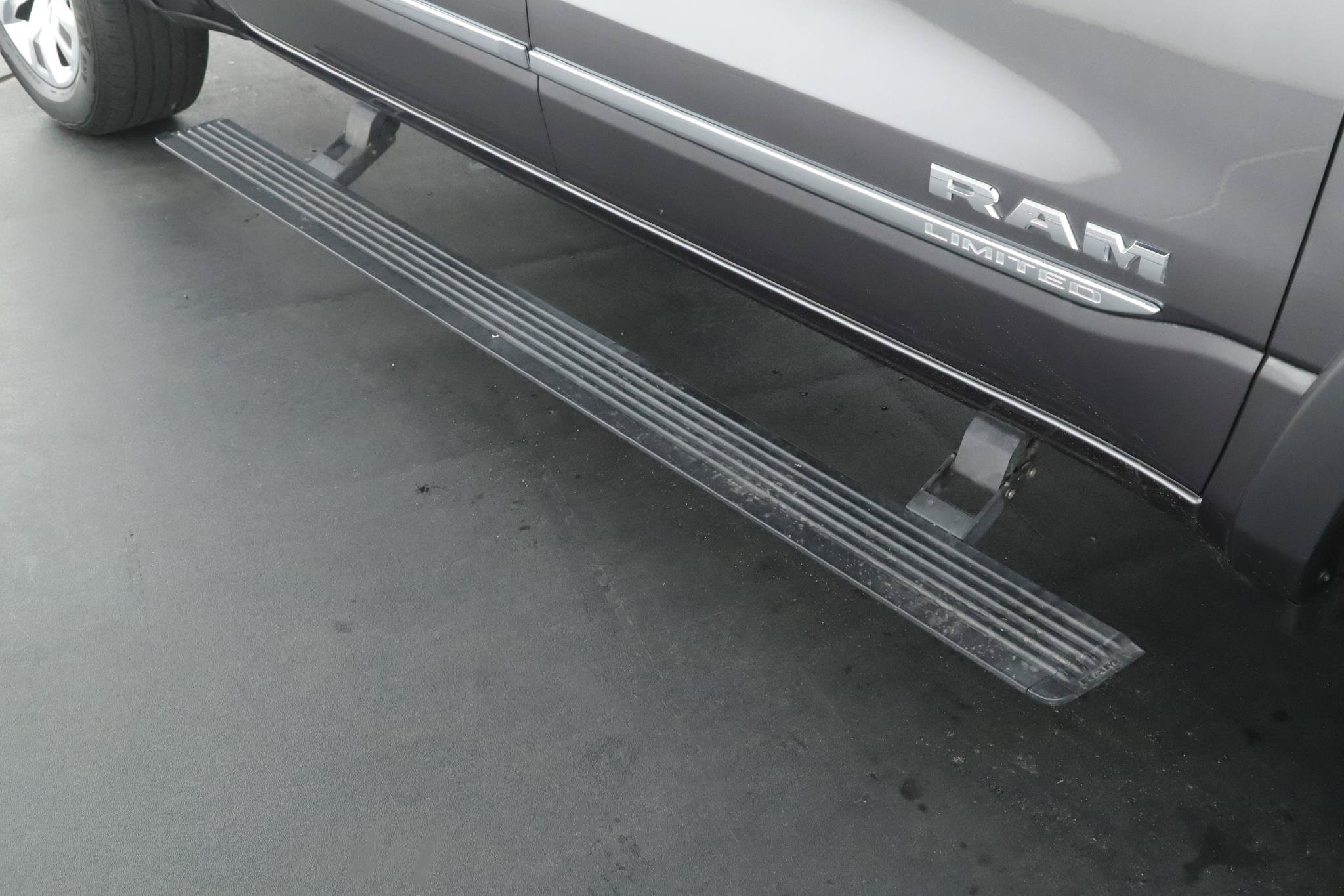 Used 2024 RAM 1500 Limited AWD/4WD image 22
