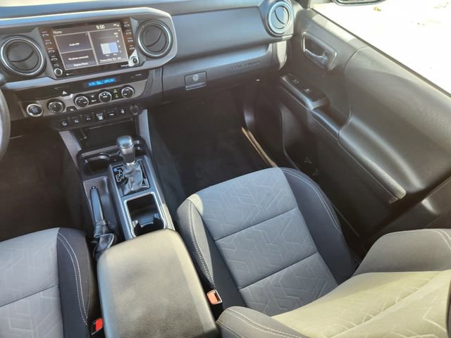 Used 2022 Toyota Tacoma TRD Sport w/ Technology Package AWD/4WD image 15