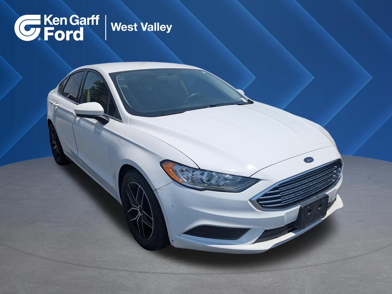 Used 2017 Ford Fusion SE w/ Fusion SE Technology Package FWD image 1
