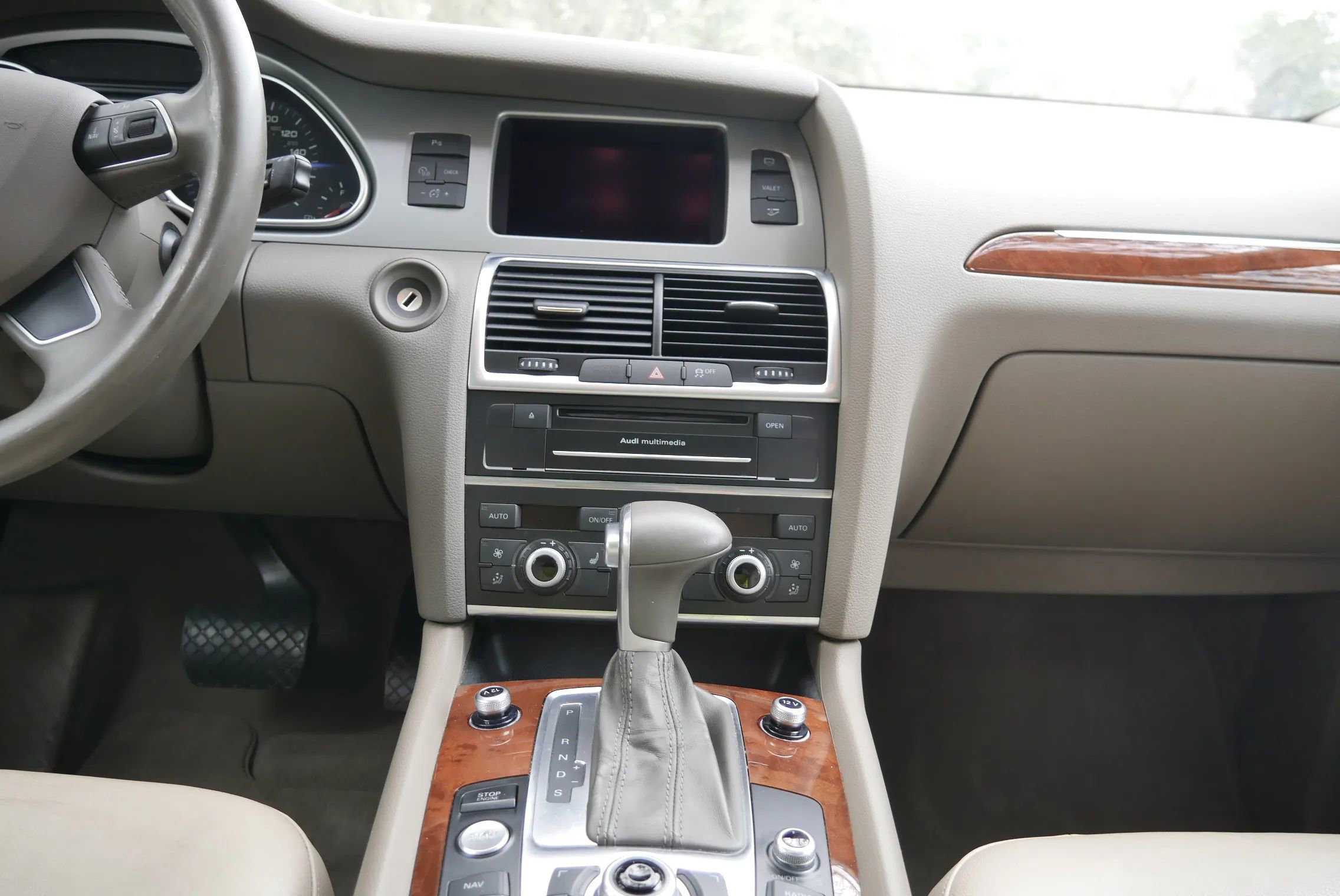 Used 2015 Audi Q7 3.0T Premium Plus w/ Premium Plus Package image 32