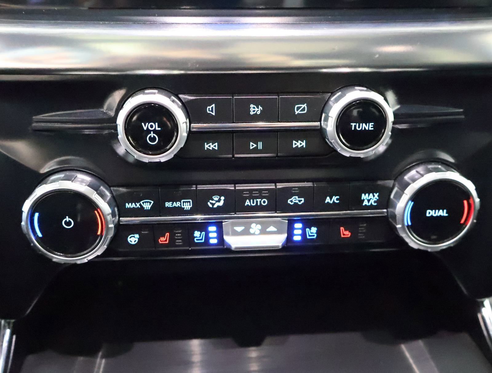 Used 2022 Ford F150 Lariat w/ Equipment Group 502A High image 38