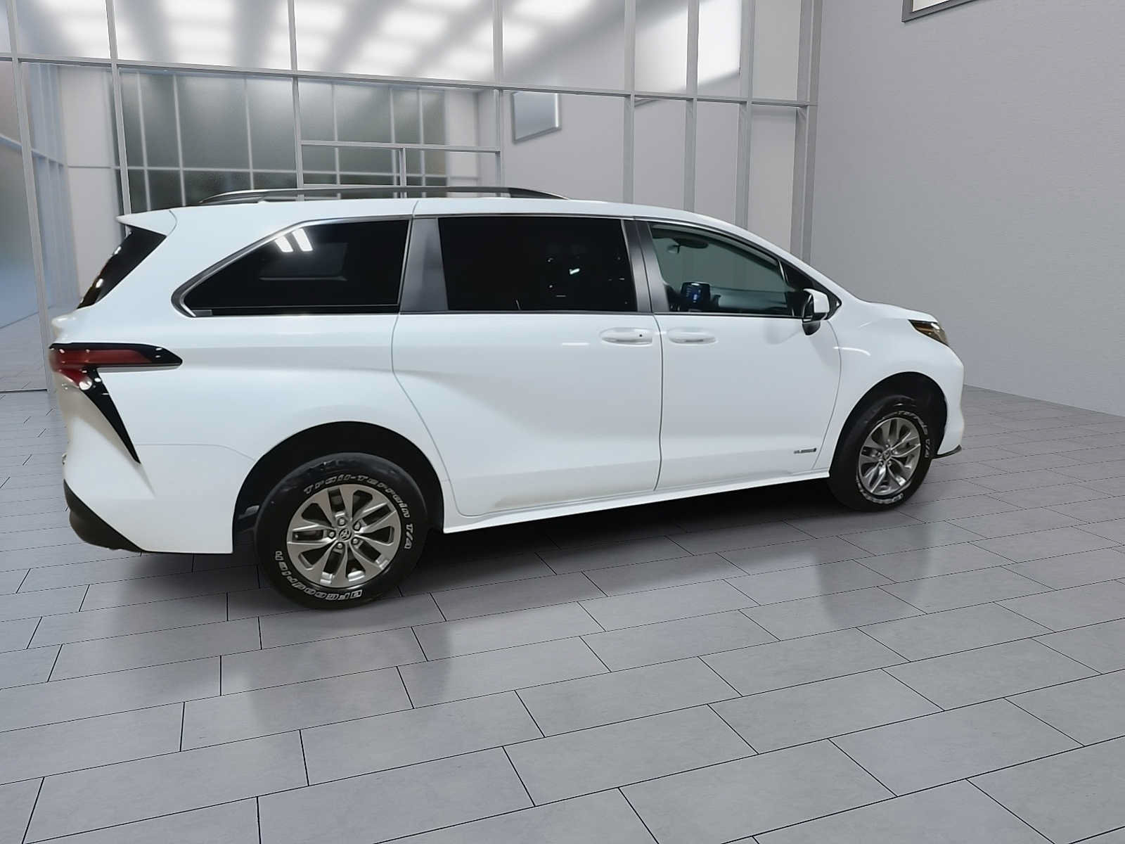 Certified 2021 Toyota Sienna LE AWD/4WD image 9