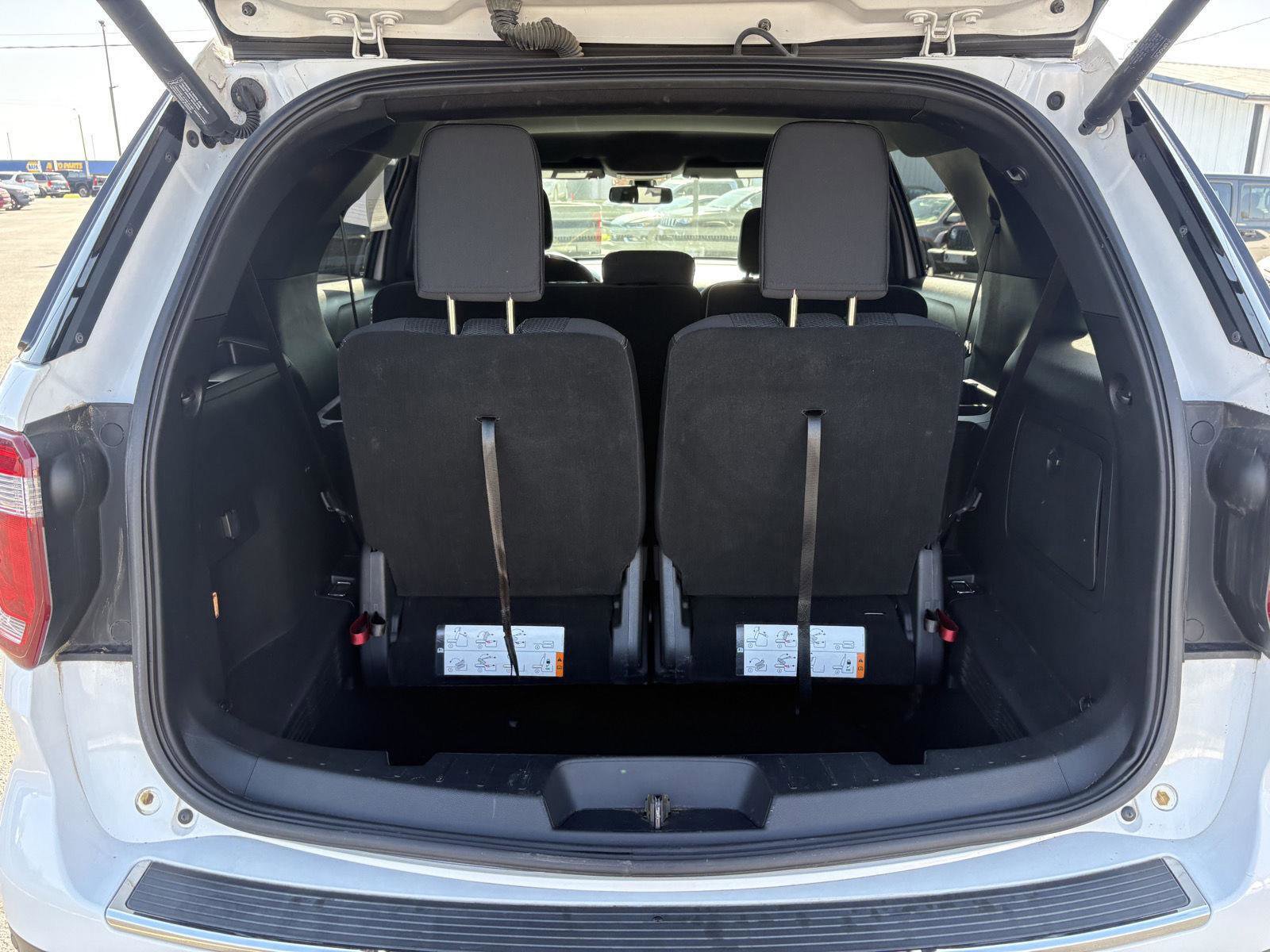Used 2018 Ford Explorer XLT w/ Equipment Group 201A image 27