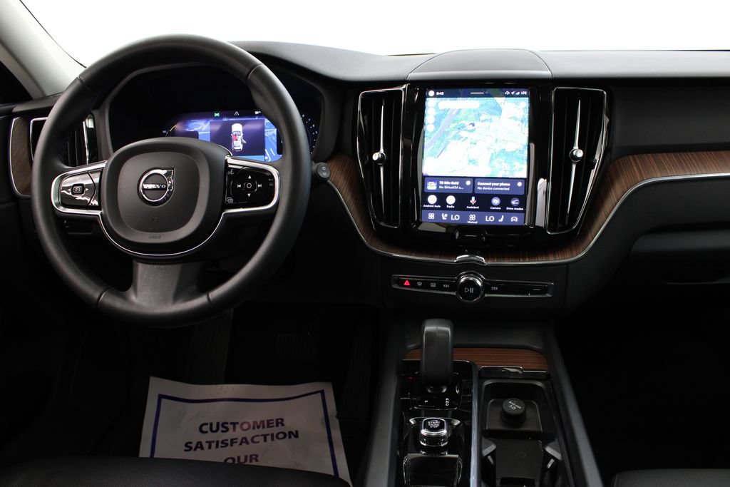 Used 2024 Volvo XC60 B5 Plus w/ Protection Package Premier AWD/4WD image 9