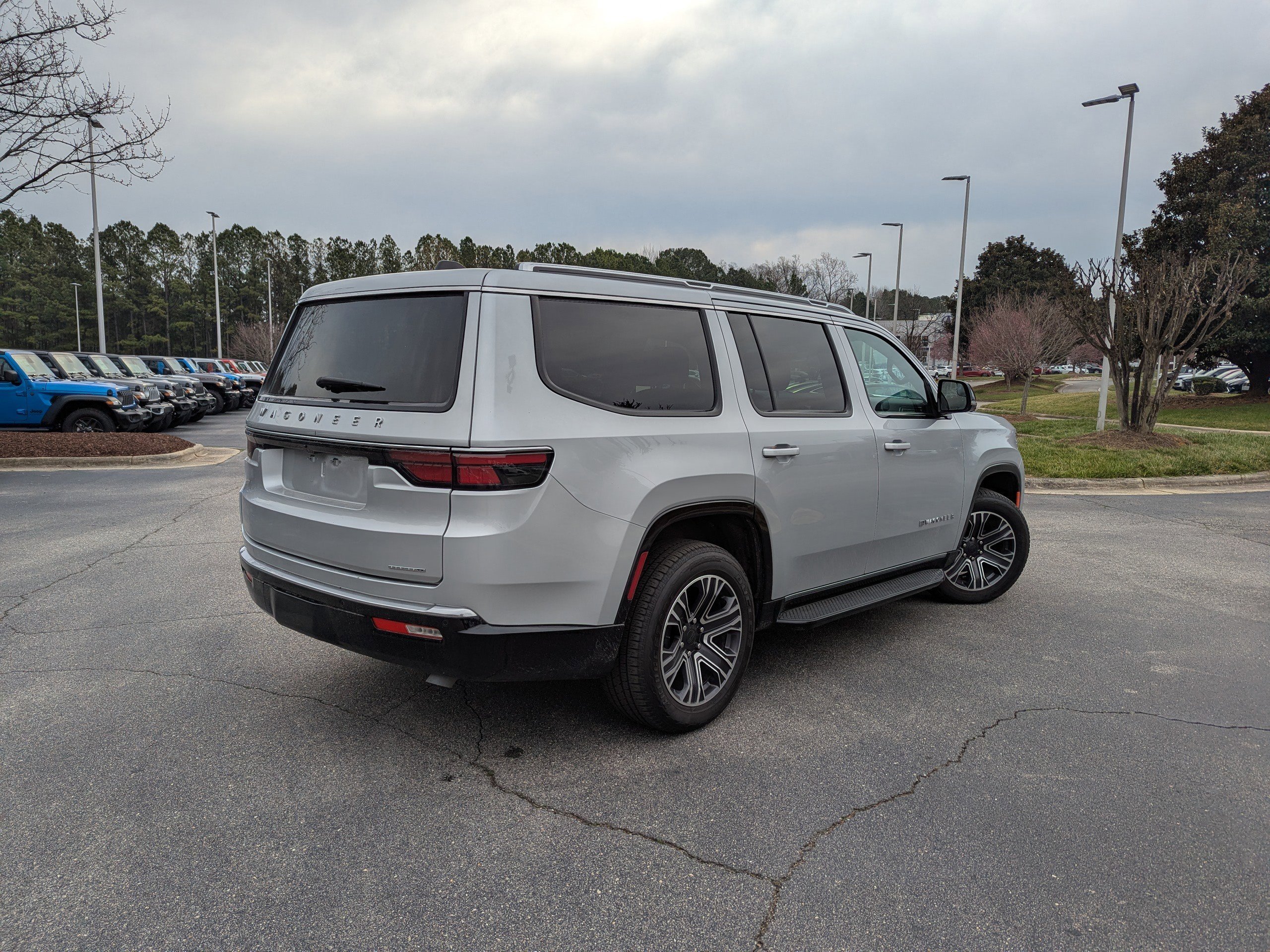 Used 2024 Jeep Wagoneer Series II w/ Convenience Group I image 5