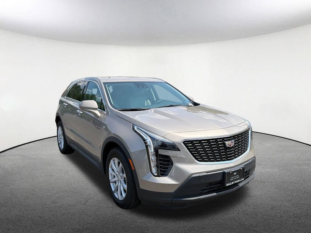Certified 2022 Cadillac XT4 Luxury w/ Driver Awareness Package FWD image 23