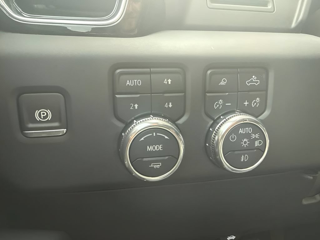 Used 2025 GMC Sierra 2500 Denali AWD/4WD image 26