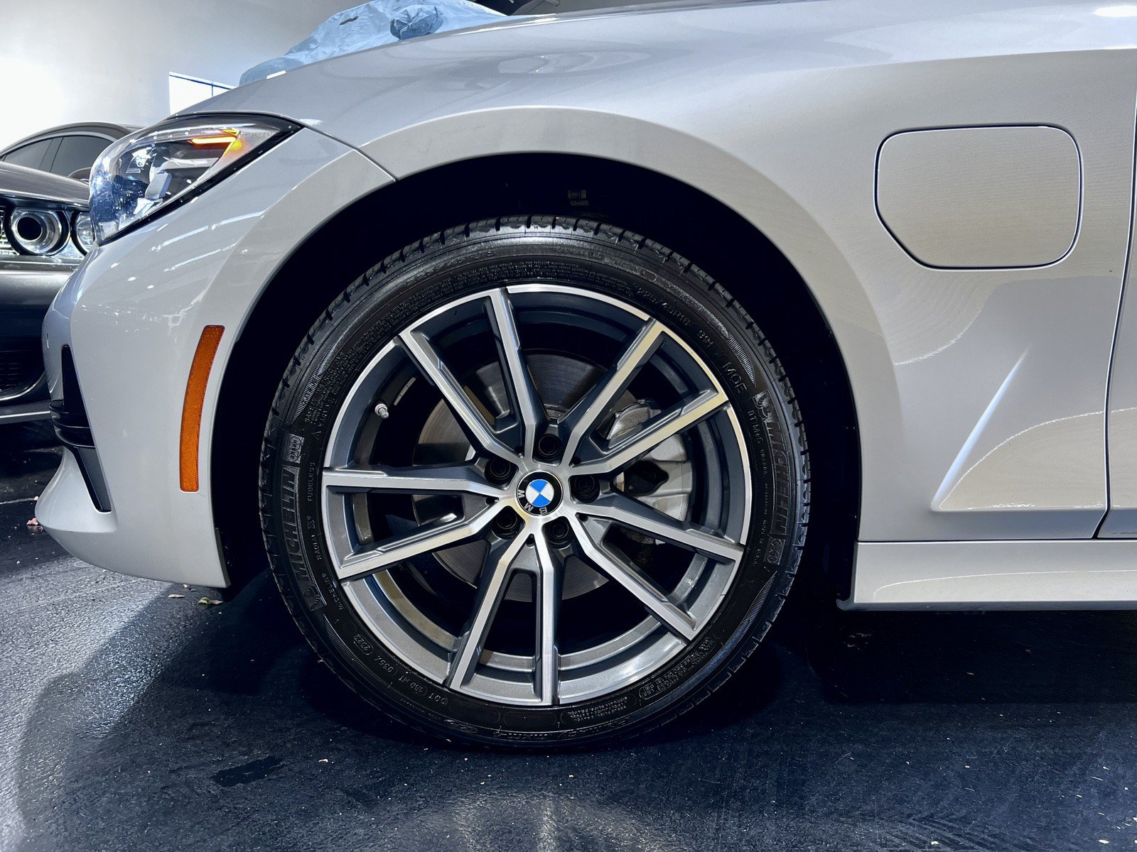 Used 2021 BMW 330e w/ Convenience Package RWD image 30