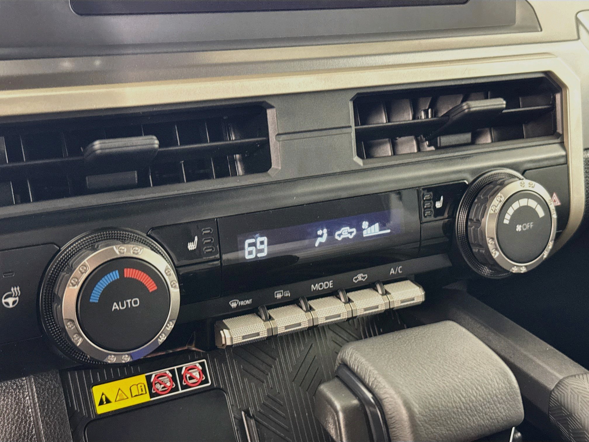 Certified 2024 Toyota Tacoma TRD Sport w/ TRD Sport Upgrade Package AWD/4WD image 17
