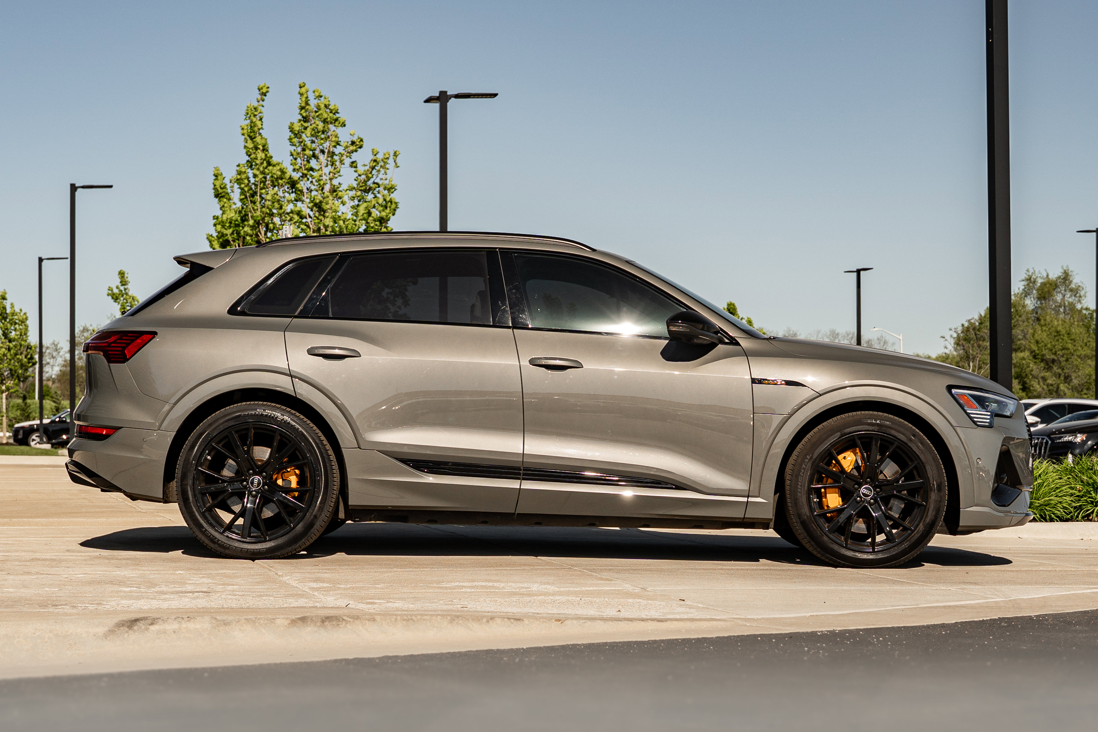 Certified 2023 Audi e-tron Chronos w/ Chronos Package AWD/4WD image 3