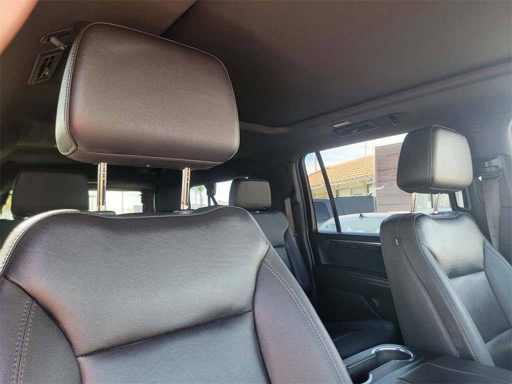Used 2025 Chevrolet Suburban LT w/ Comfort Package image 22