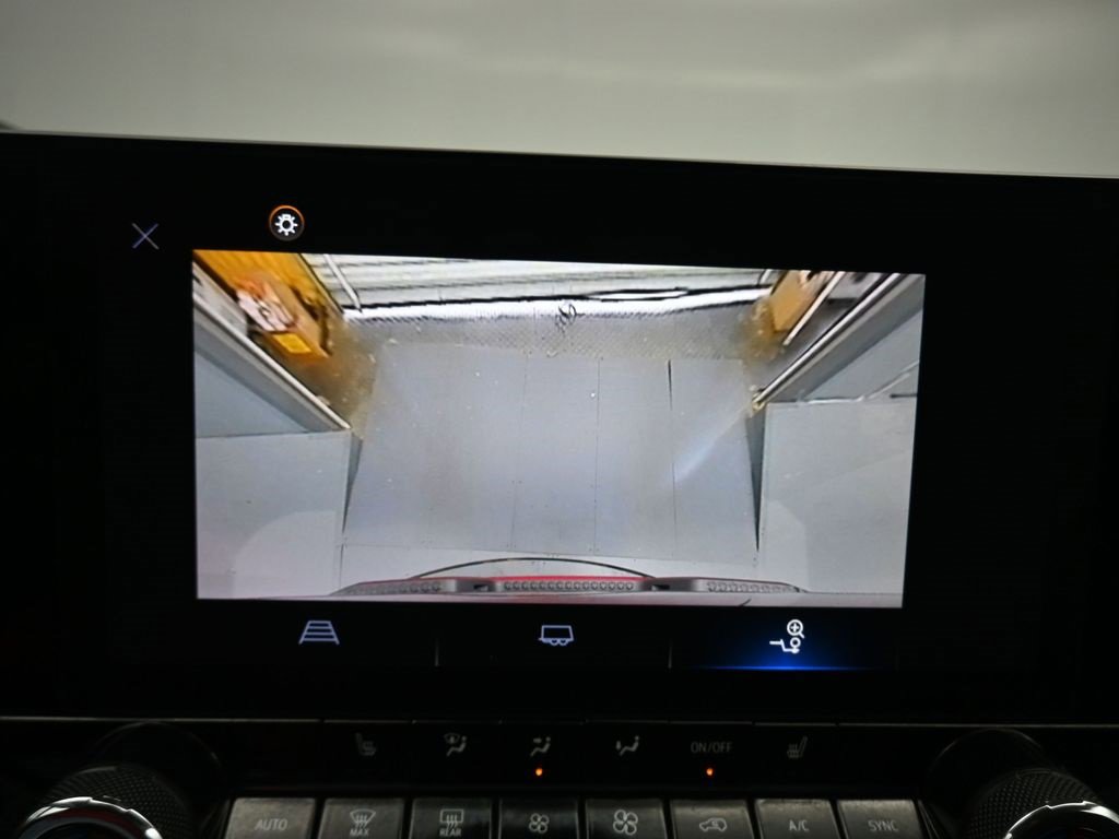 Used 2023 Chevrolet Colorado LT w/ LT Convenience Package II image 18