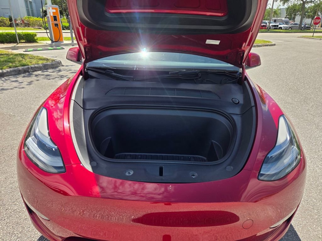 Used 2024 Tesla Model Y Long Range image 31