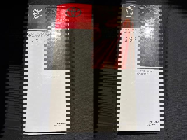 Used 2022 Toyota Corolla Cross LE image 20