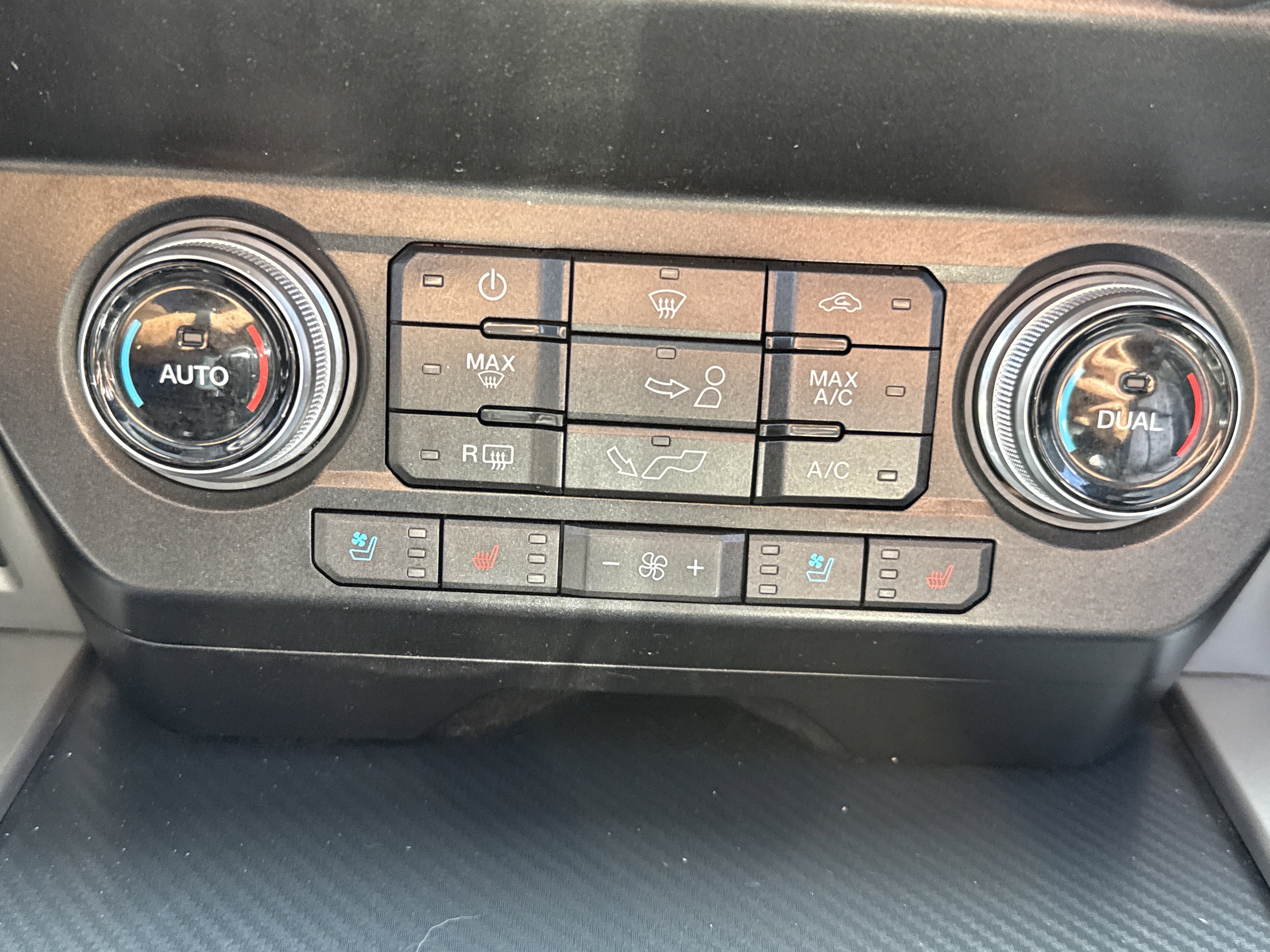 Used 2019 Ford F150 Lariat w/ Equipment Group 502A Luxury image 23