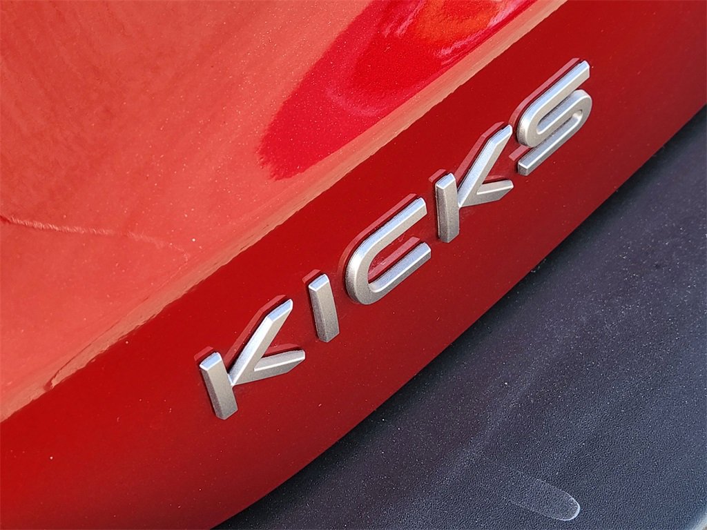 Used 2025 Nissan Kicks SV image 7
