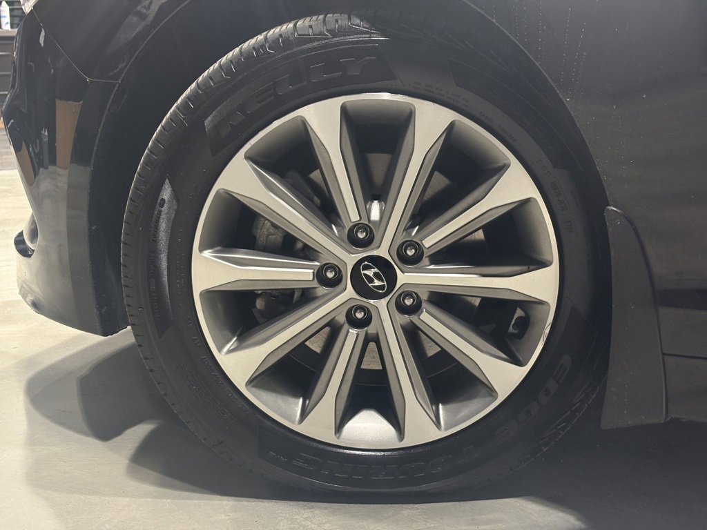 Used 2017 Hyundai Sonata Limited w/ Cargo Package image 7
