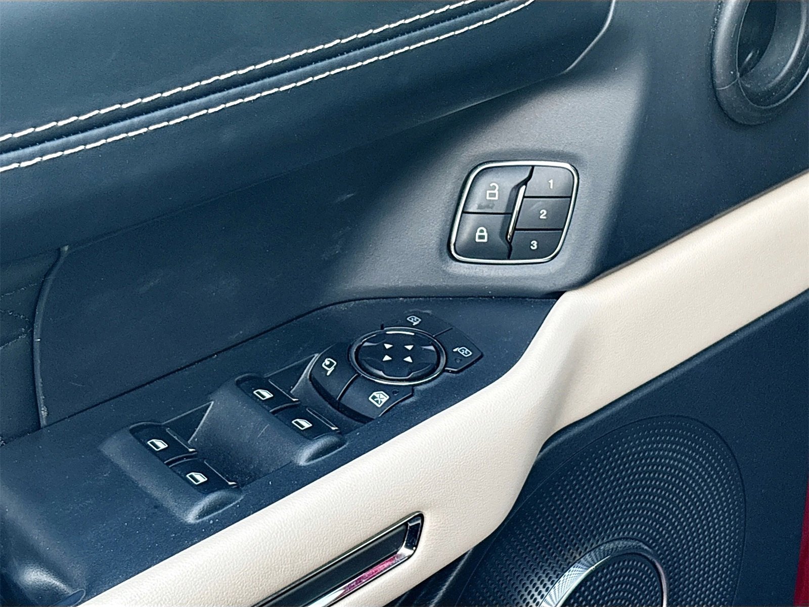 Used 2022 Ford Expedition Platinum image 18