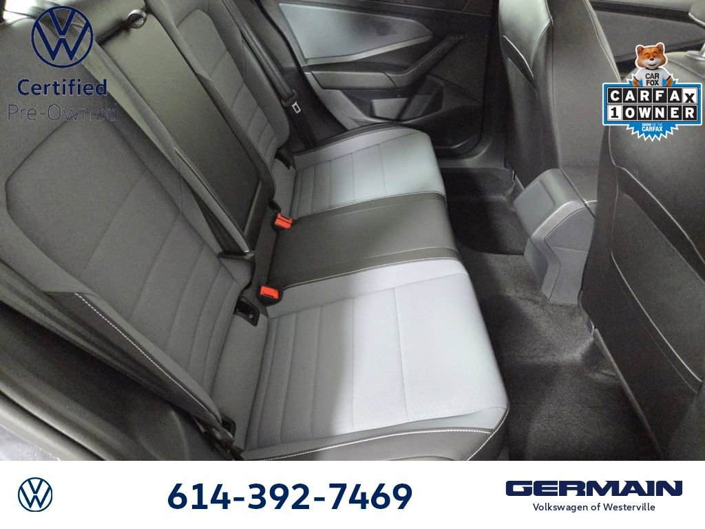 Certified 2025 Volkswagen Jetta SE w/ Sunroof Package image 24