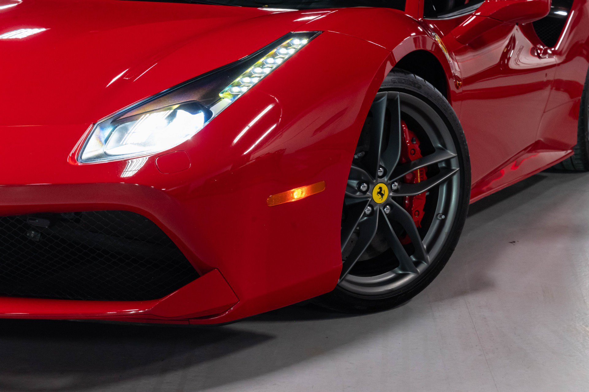 Used 2018 Ferrari 488 GTB RWD image 73