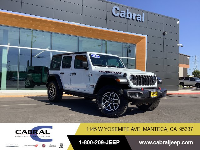 Used 2025 Jeep Wrangler Unlimited Rubicon w/ Convenience Group AWD/4WD image 1