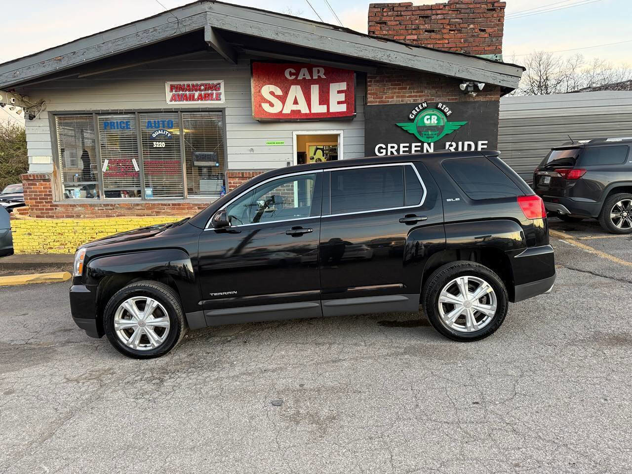 Used 2017 GMC Terrain SLE image 2
