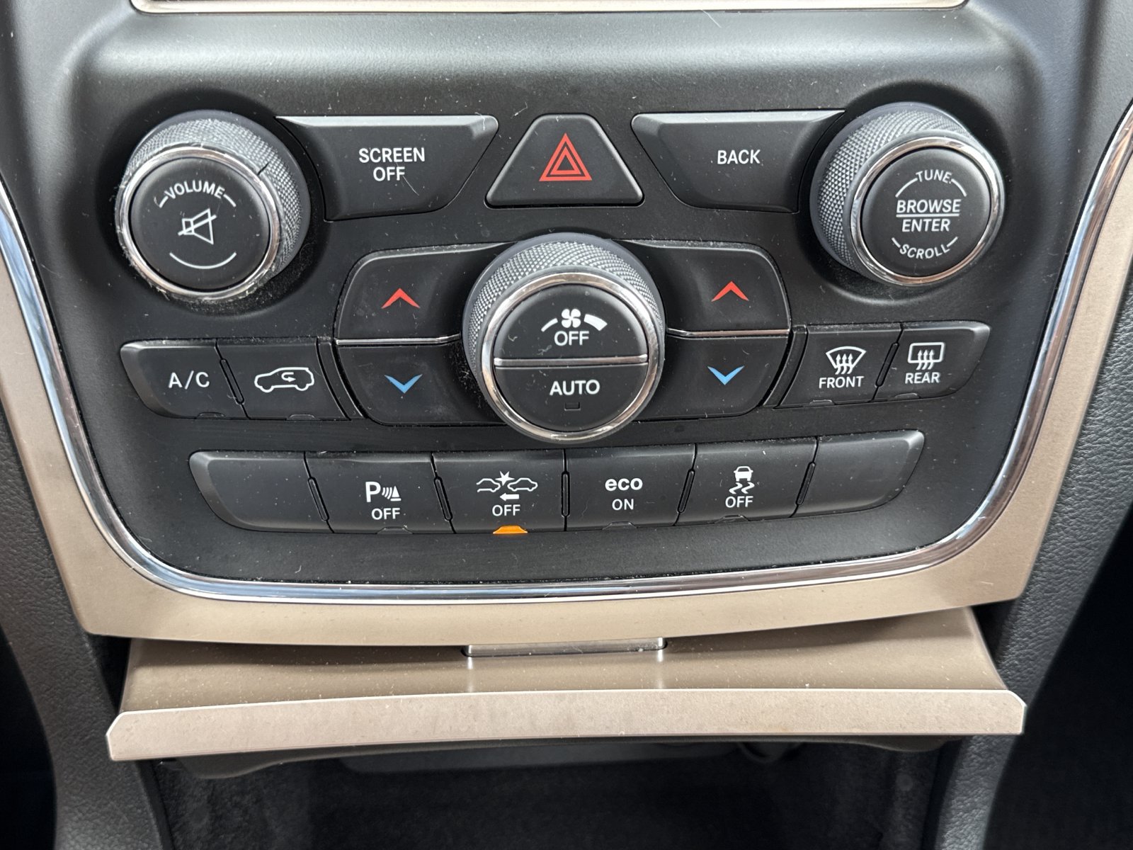 Used 2015 Jeep Grand Cherokee Summit AWD/4WD image 28