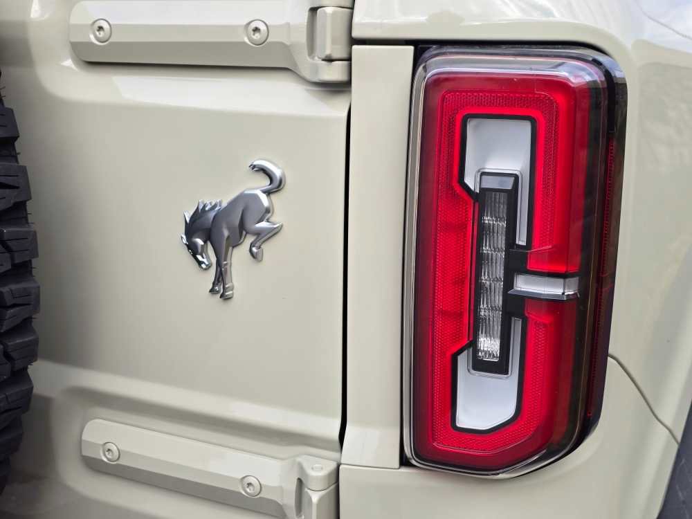 New 2025 Ford Bronco Badlands image 11