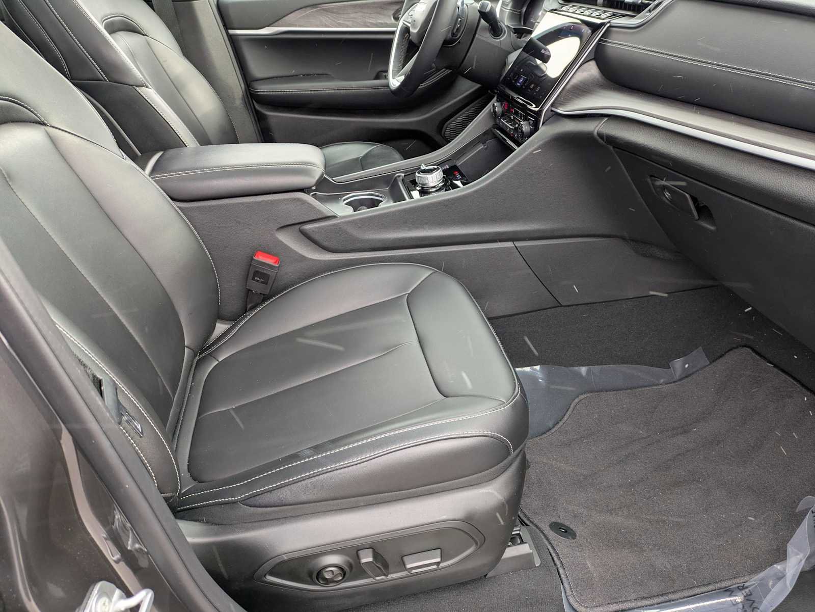 Used 2025 Jeep Grand Cherokee L Limited w/ Trailer Tow Package image 21