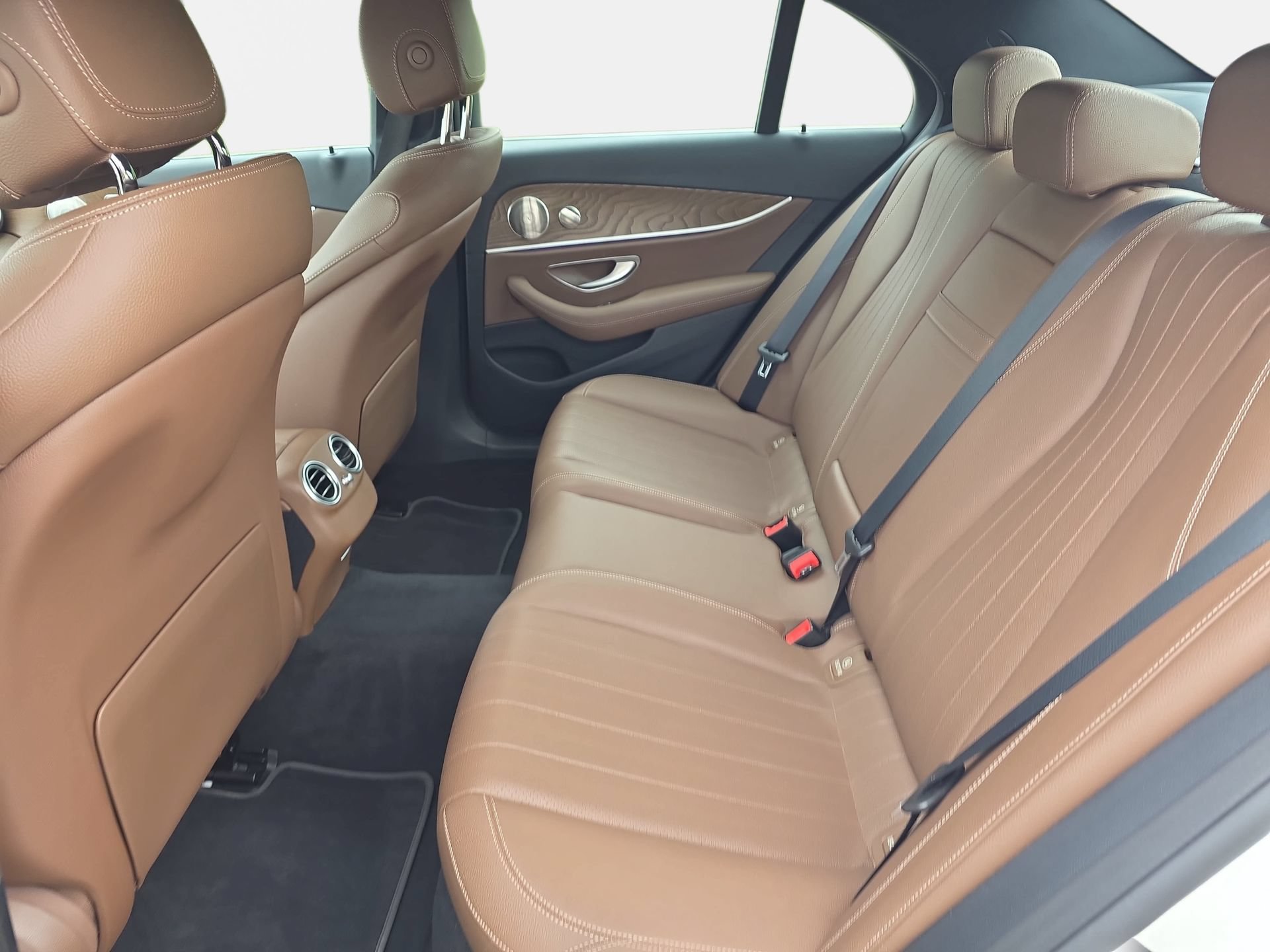 Used 2021 Mercedes-Benz E 450 4MATIC Sedan image 14