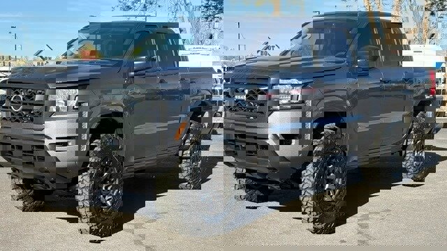 Used 2022 Nissan Frontier S image 2