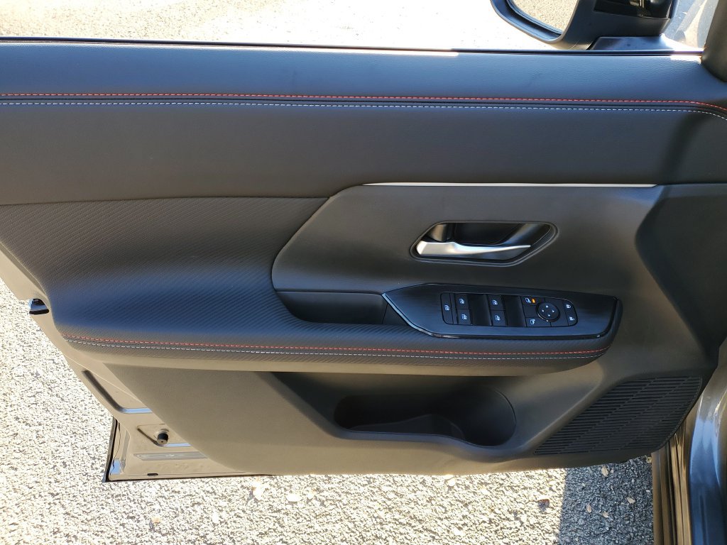 New 2027 Nissan Kicks SR FWD image 17