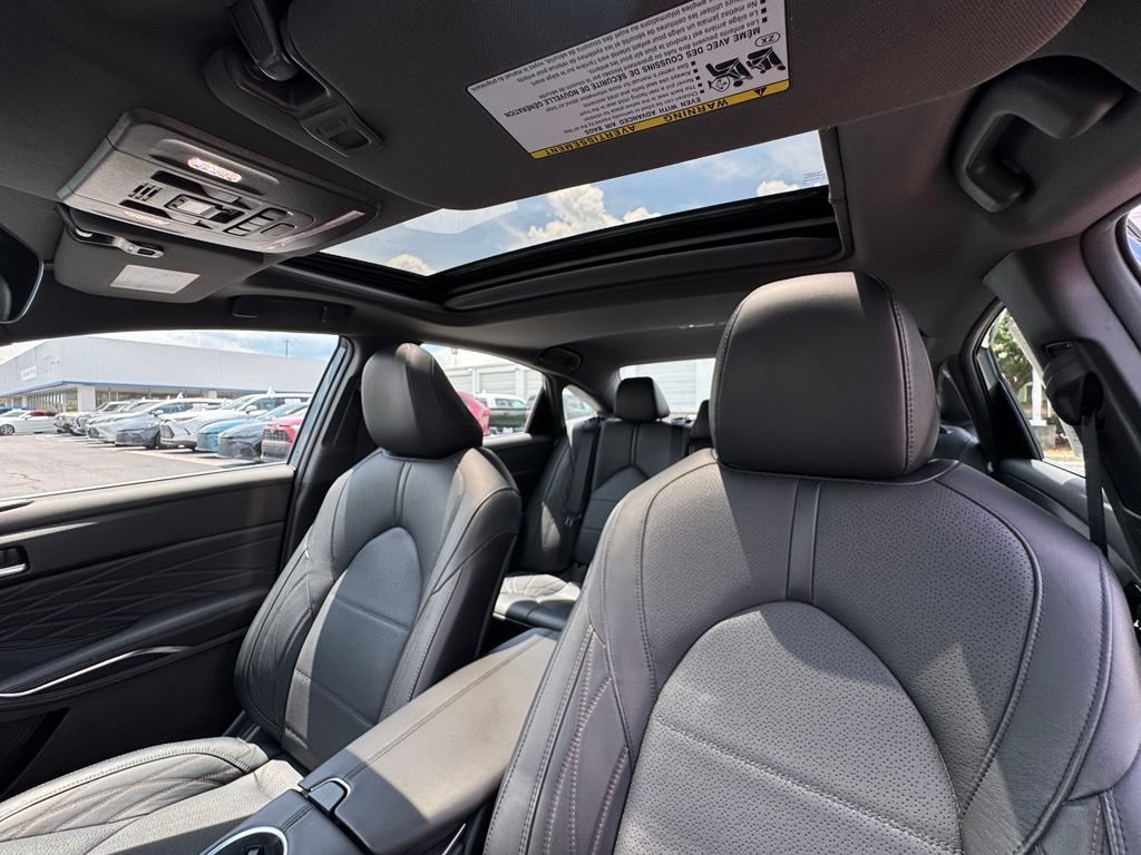 Used 2022 Toyota Avalon Limited w/ Advanced Safety Package FWD image 17