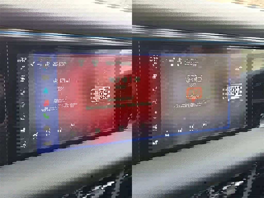 Used 2025 Porsche Macan 4S Electric image 35