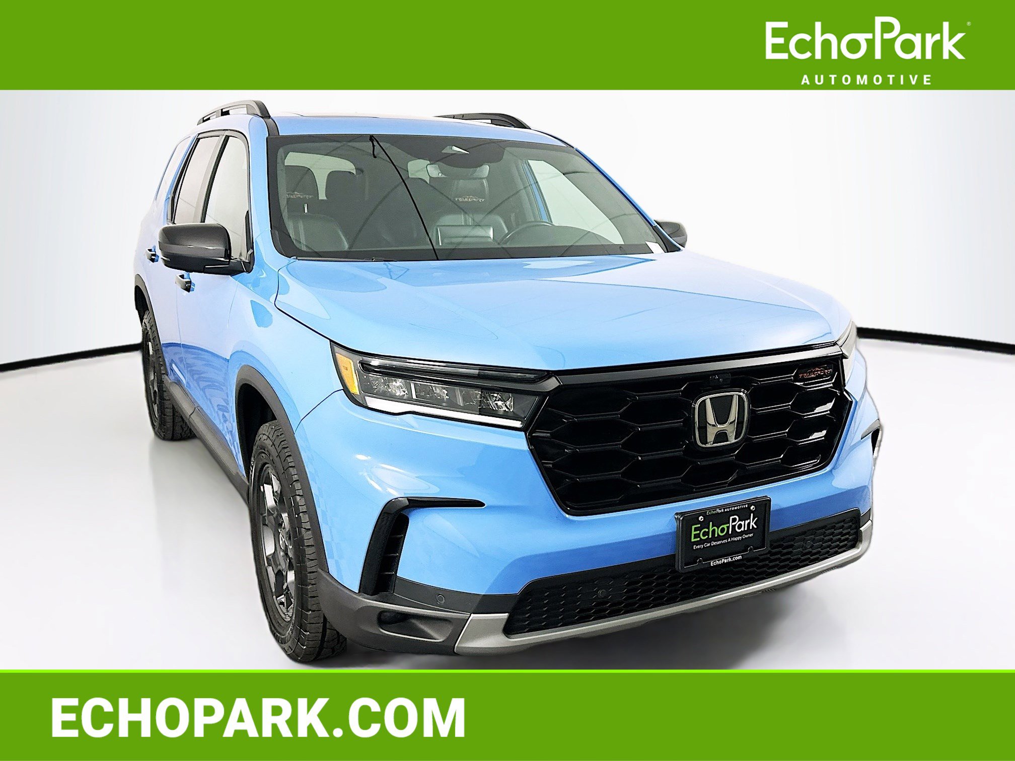 Used 2025 Honda Pilot TrailSport image 1