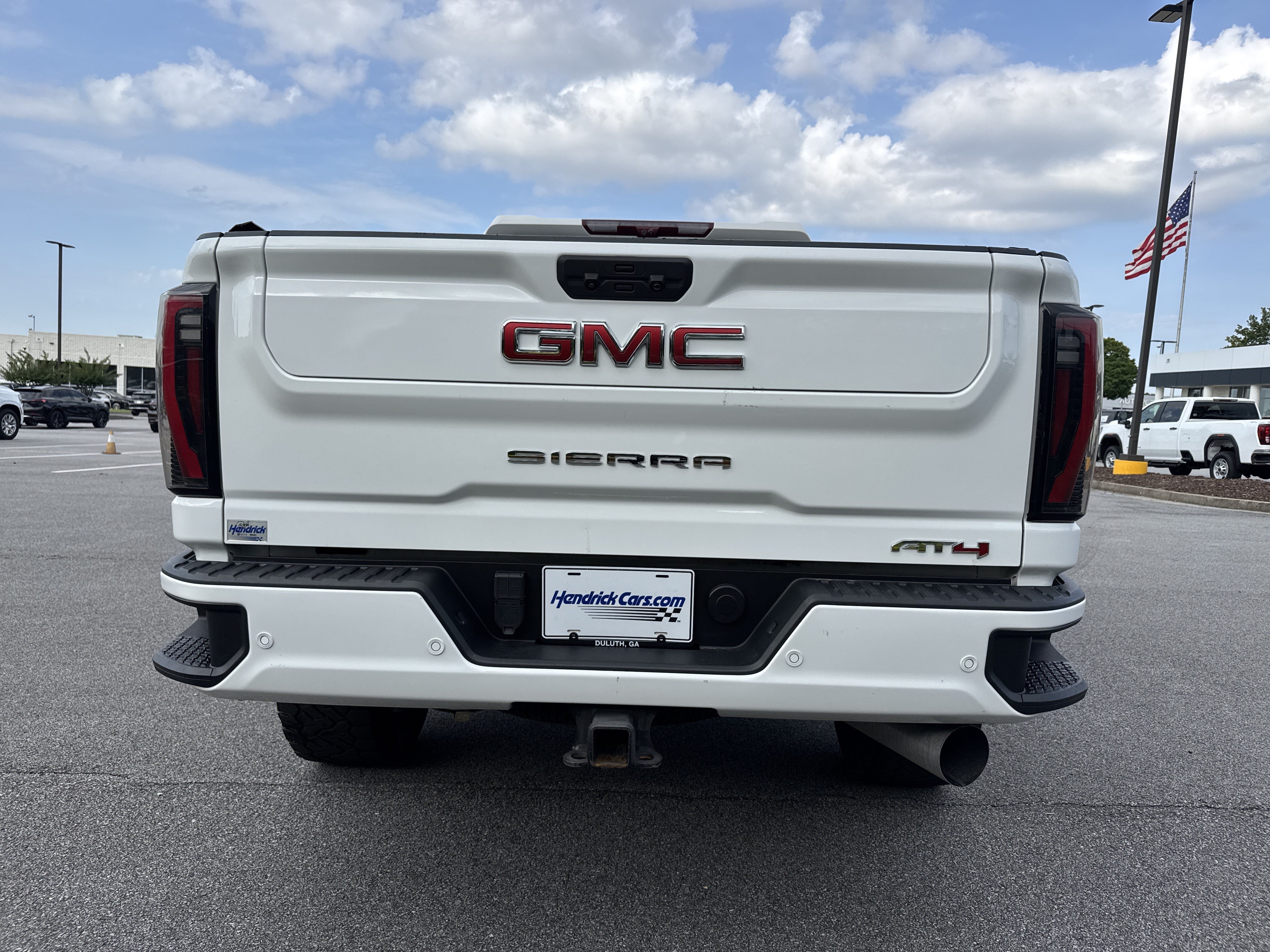 Used 2024 GMC Sierra 2500 AT4 w/ AT4 Premium Plus Package AWD/4WD image 9