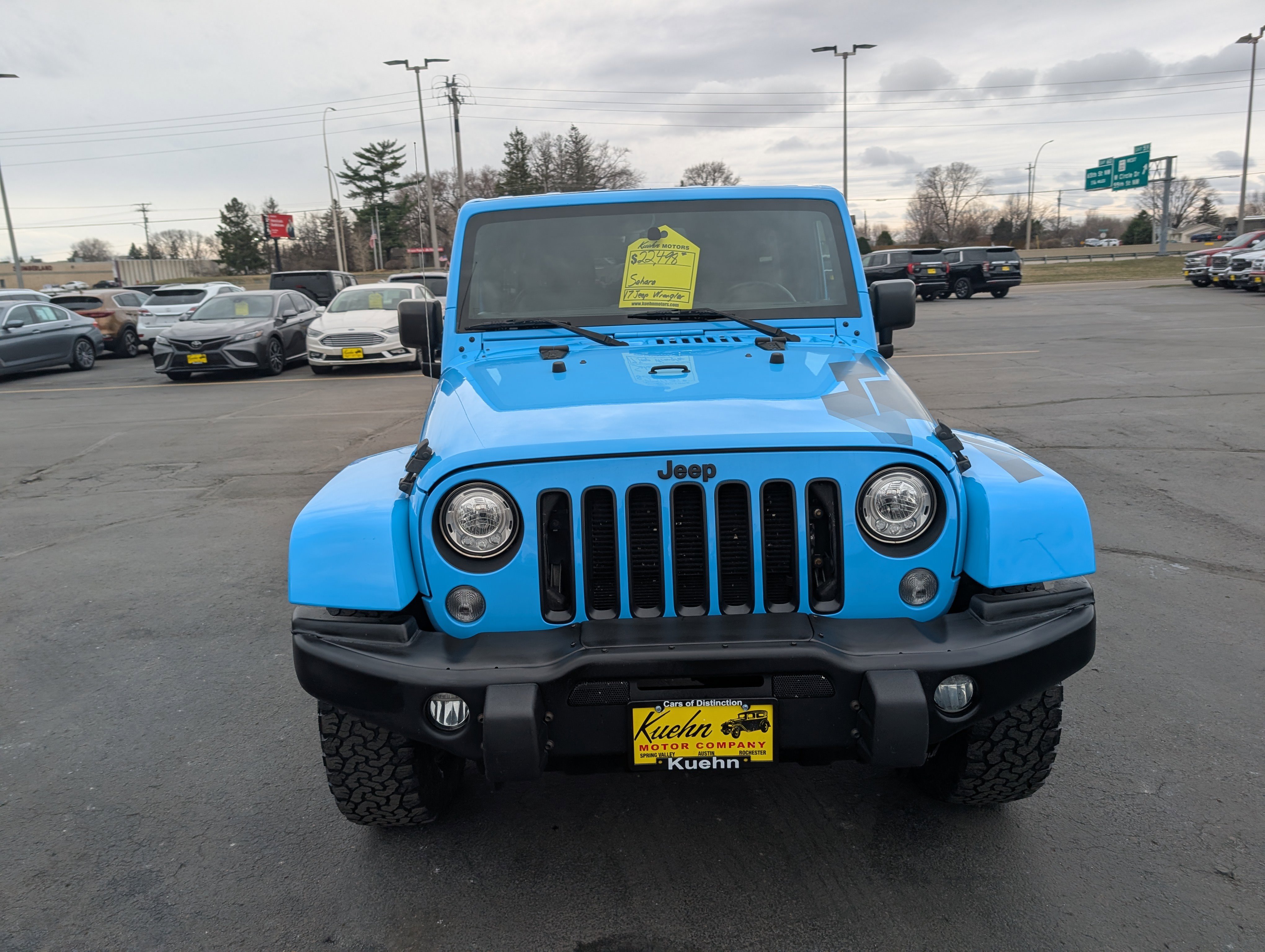 Used 2017 Jeep Wrangler Unlimited Sahara image 3