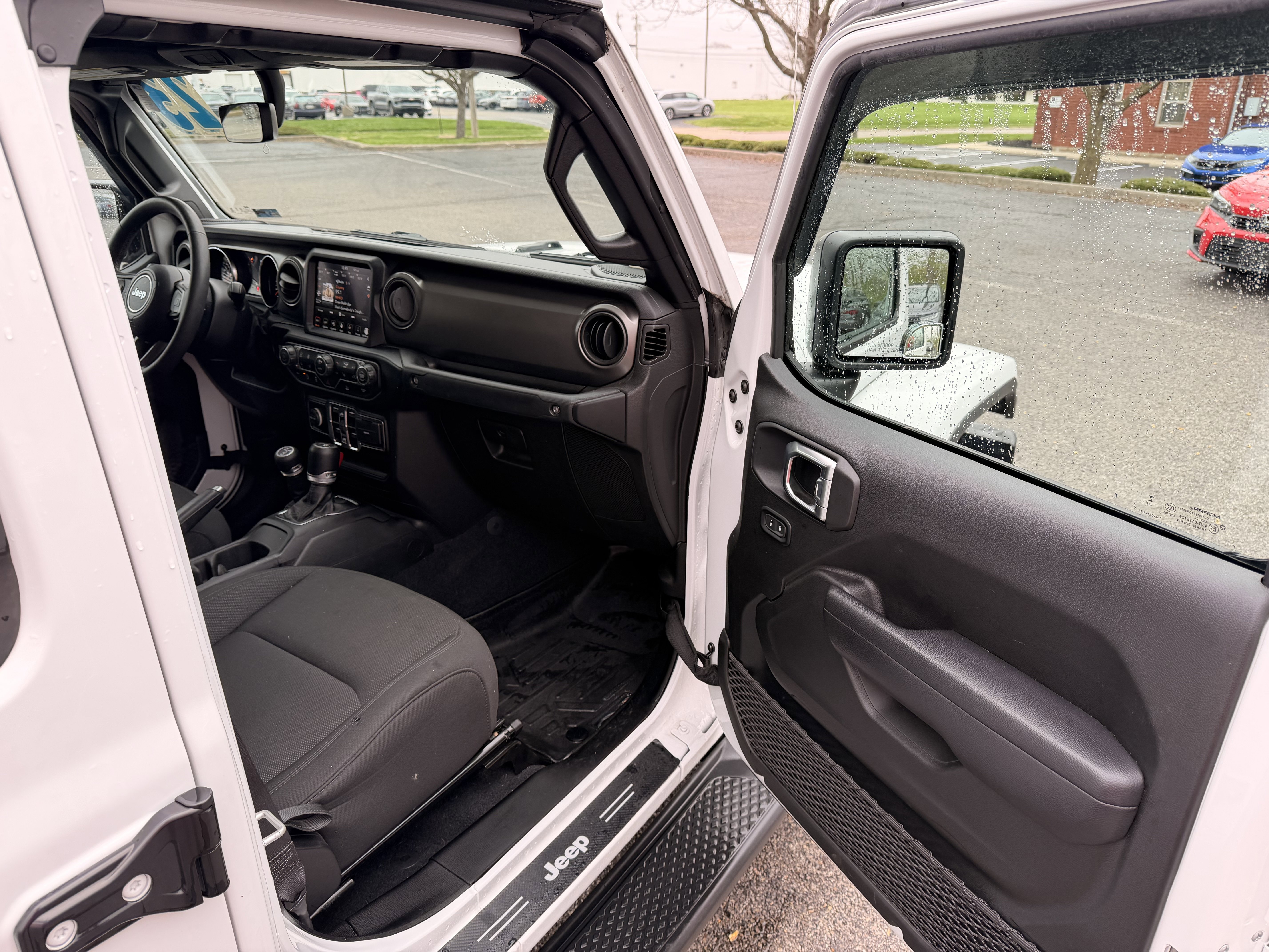 Used 2023 Jeep Gladiator Sport image 14