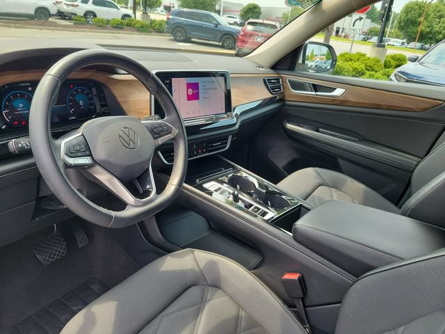 Used 2024 Volkswagen Atlas SE FWD image 13