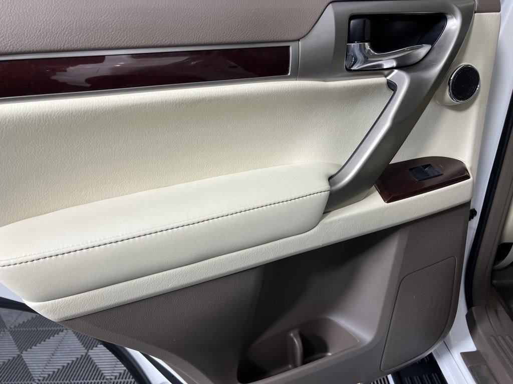 Used 2016 Lexus GX 460 Luxury image 28