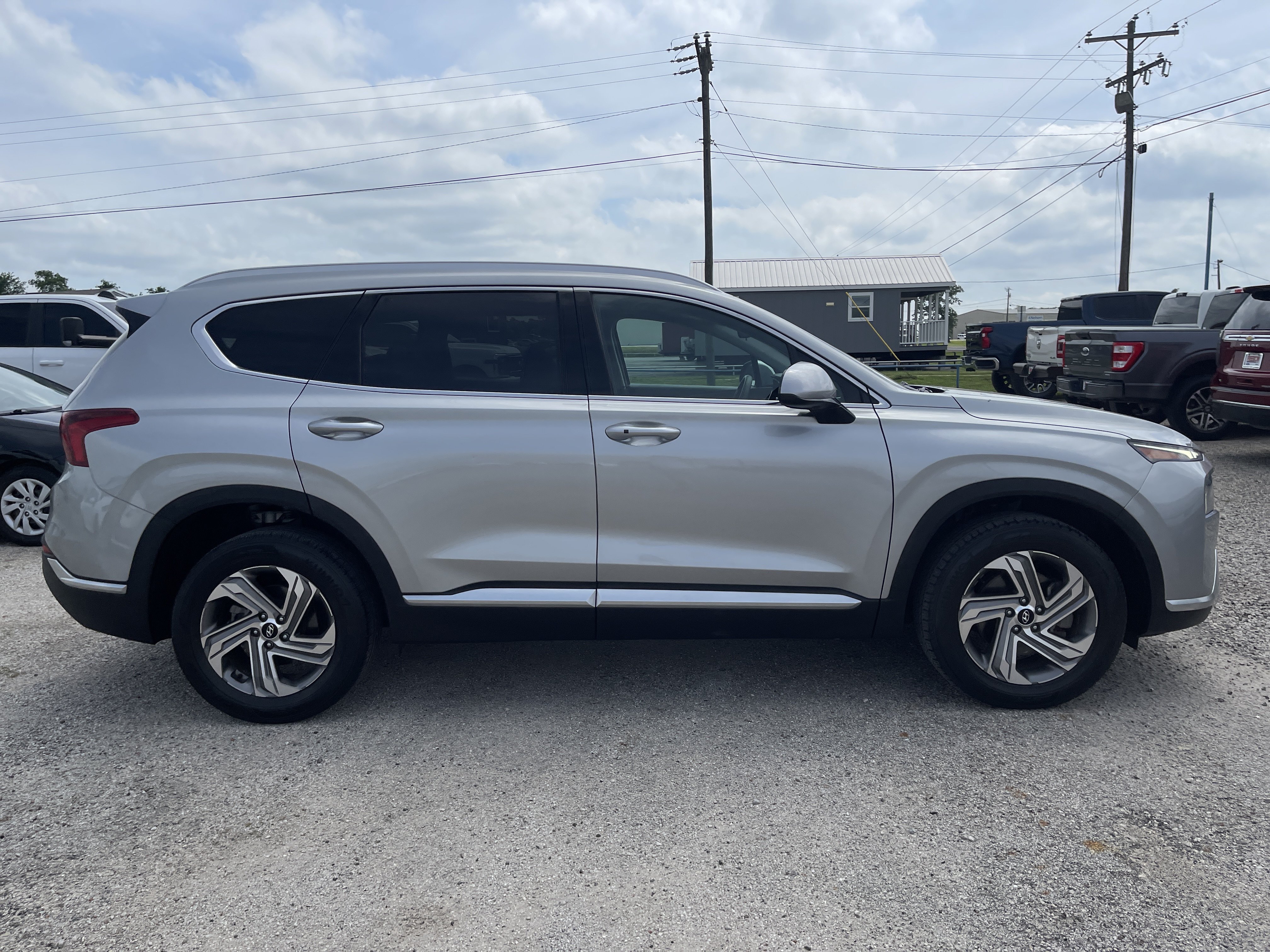 Used 2022 Hyundai Santa Fe SEL FWD image 3