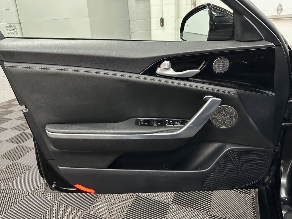 Used 2020 Kia Stinger GT-Line w/ Sun & Sound Package AWD/4WD image 17