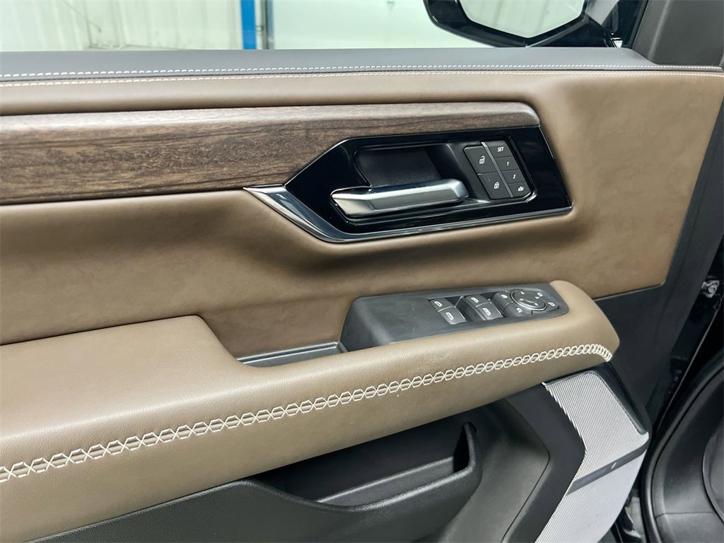 Used 2025 GMC Yukon Denali Ultimate image 22