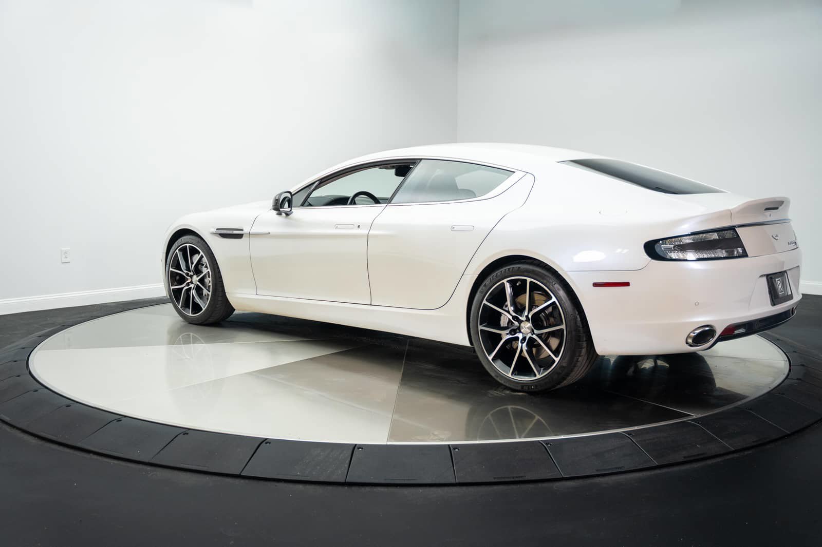 Used 2014 Aston Martin Rapide S RWD image 10
